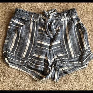Jolt linen shorts